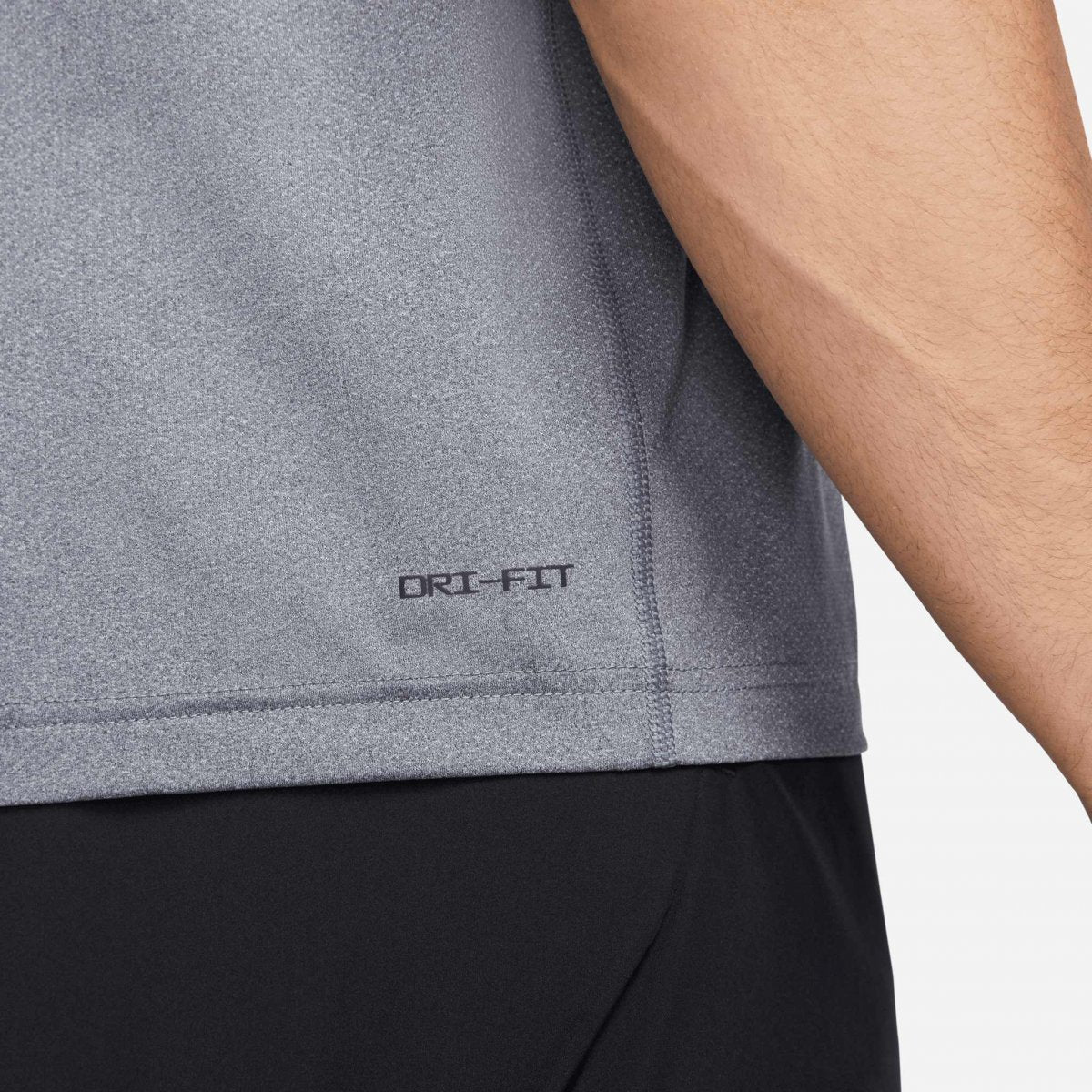 Nike Dri-FIT Ready Fitness Top – DV9815-097